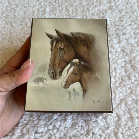 horse cedar jewelry box EUC - Picture 2 of 8